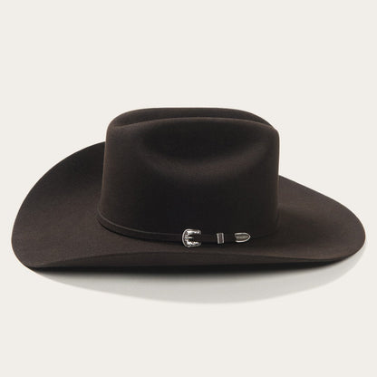Well Tailored Garment with a Graceful Silhouette