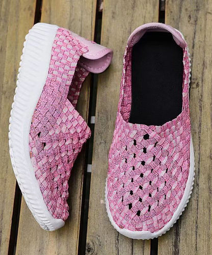 Effortlessly Elegant Shoes with a Timeless Design