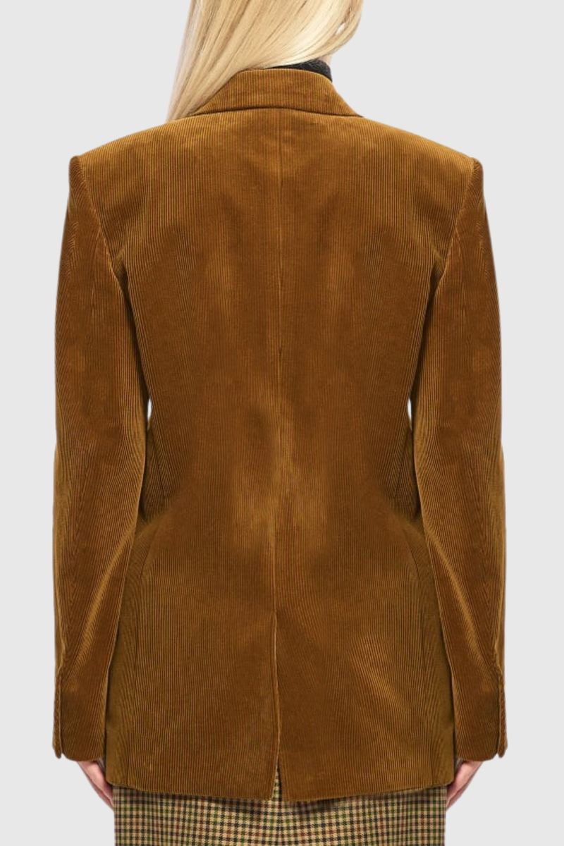 Gracefully Styled Garment for Any Occasion