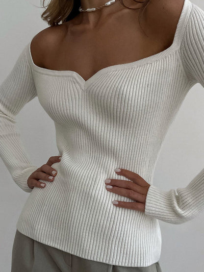 Classic Vintage Sweater with a Flattering Fit
