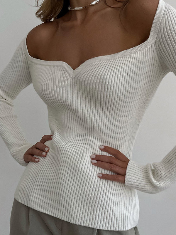 Classic Vintage Sweater with a Flattering Fit