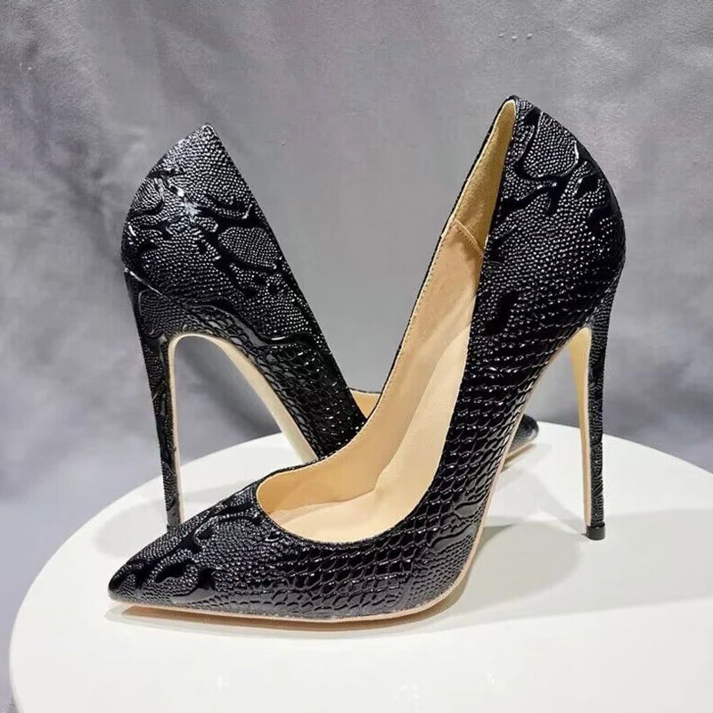 Well Tailored Shoes with a Graceful Silhouette