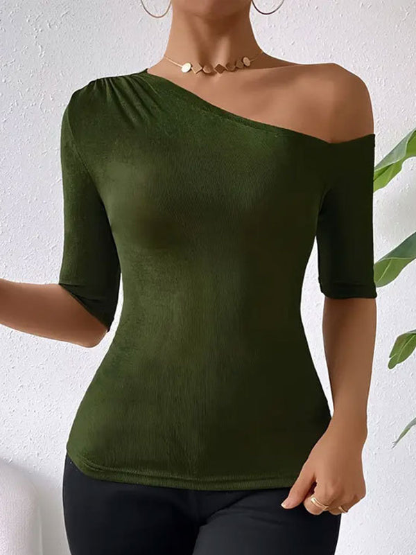 Well Tailored T-Shirt with a Graceful Silhouette
