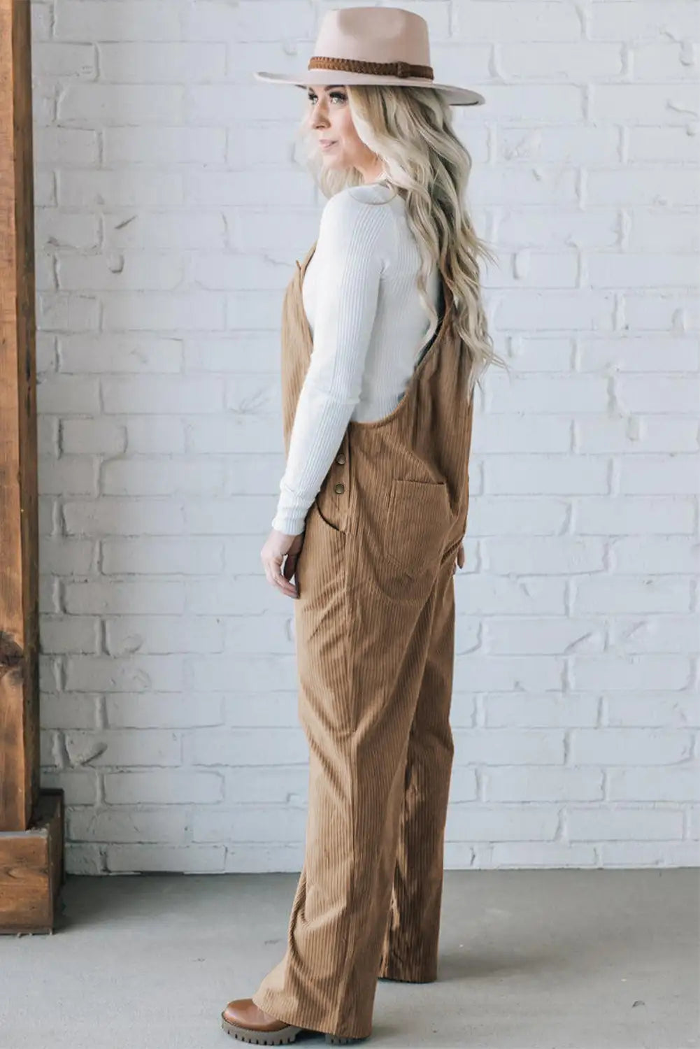 Gracefully Styled Garment for Any Occasion