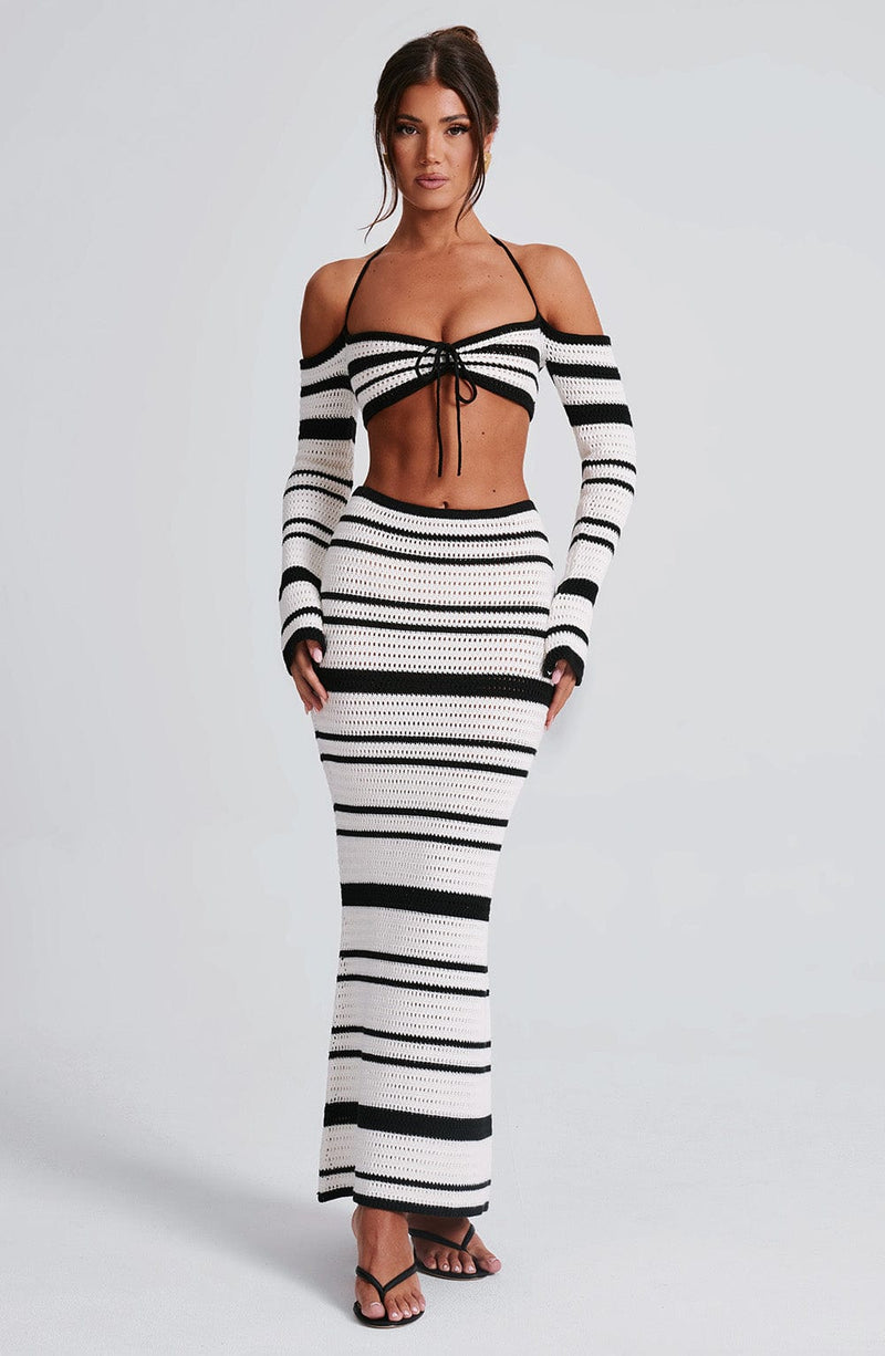 Beautifully Finished Garment in a Timeless Design