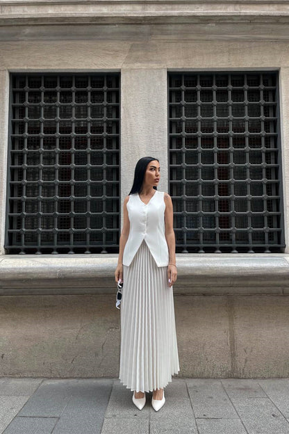 Classic Vintage Garment with a Flattering Fit