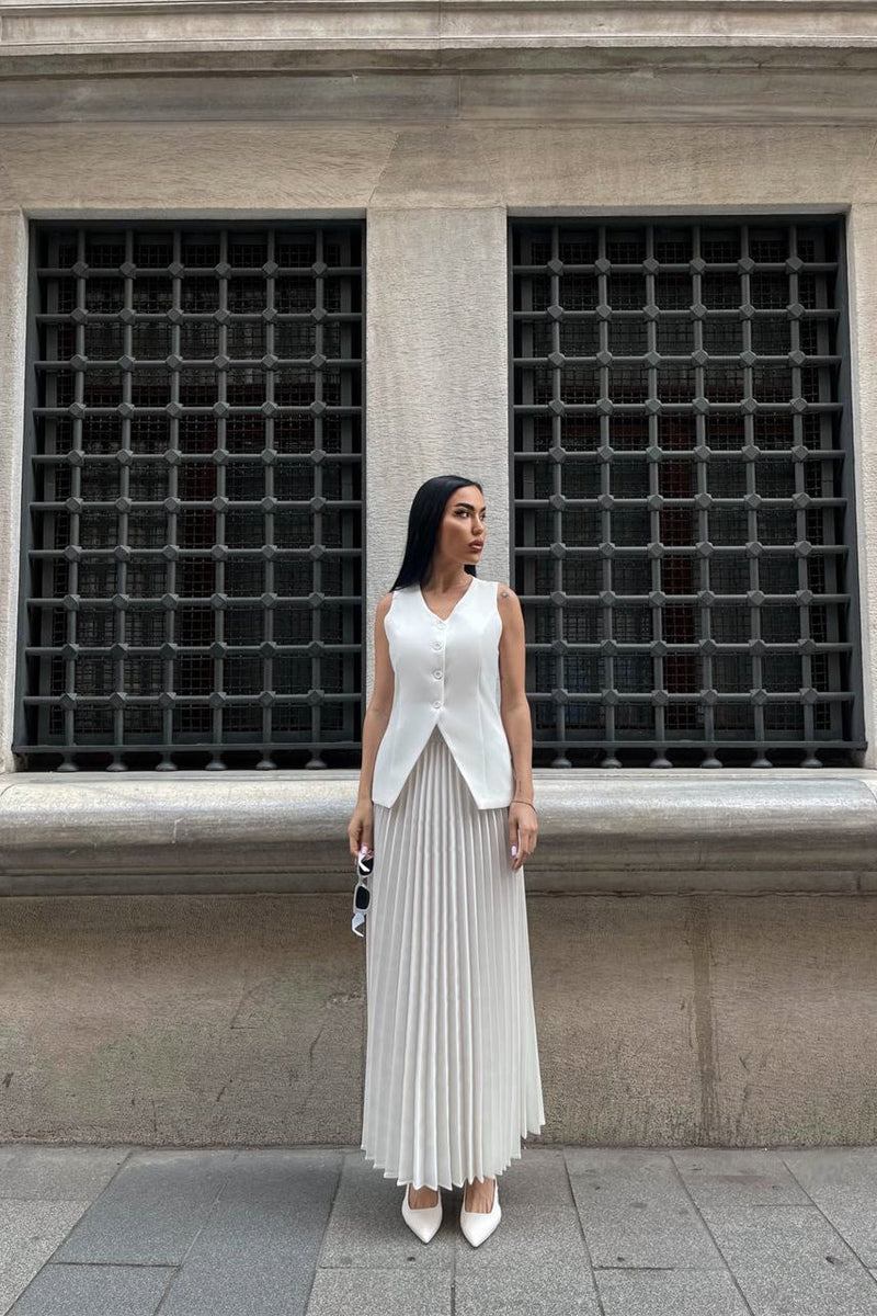 Classic Vintage Garment with a Flattering Fit