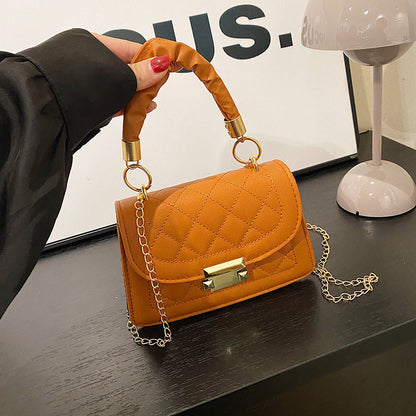 Beautifully Finished Bag in a Timeless Design