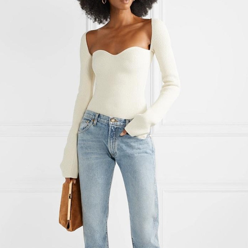 Well Tailored Top with a Graceful Silhouette