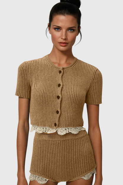 Well Tailored Pants with a Graceful Silhouette