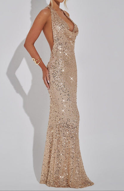 Gracefully Styled Dress for Any Occasion