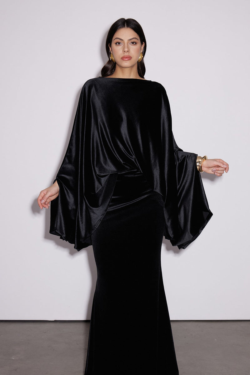 Well Tailored Garment with a Graceful Silhouette