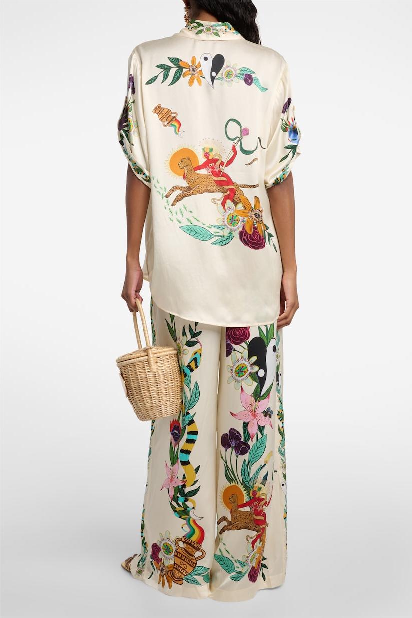 Polished Blouse with an Effortless Classic Look