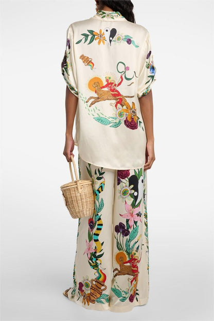 Sophisticated Blouse with a Clean Classic Look