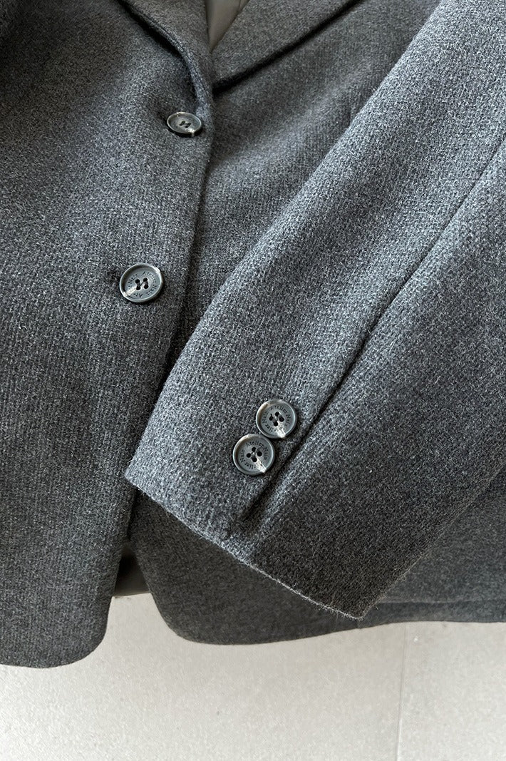 Gracefully Styled Garment for Any Occasion