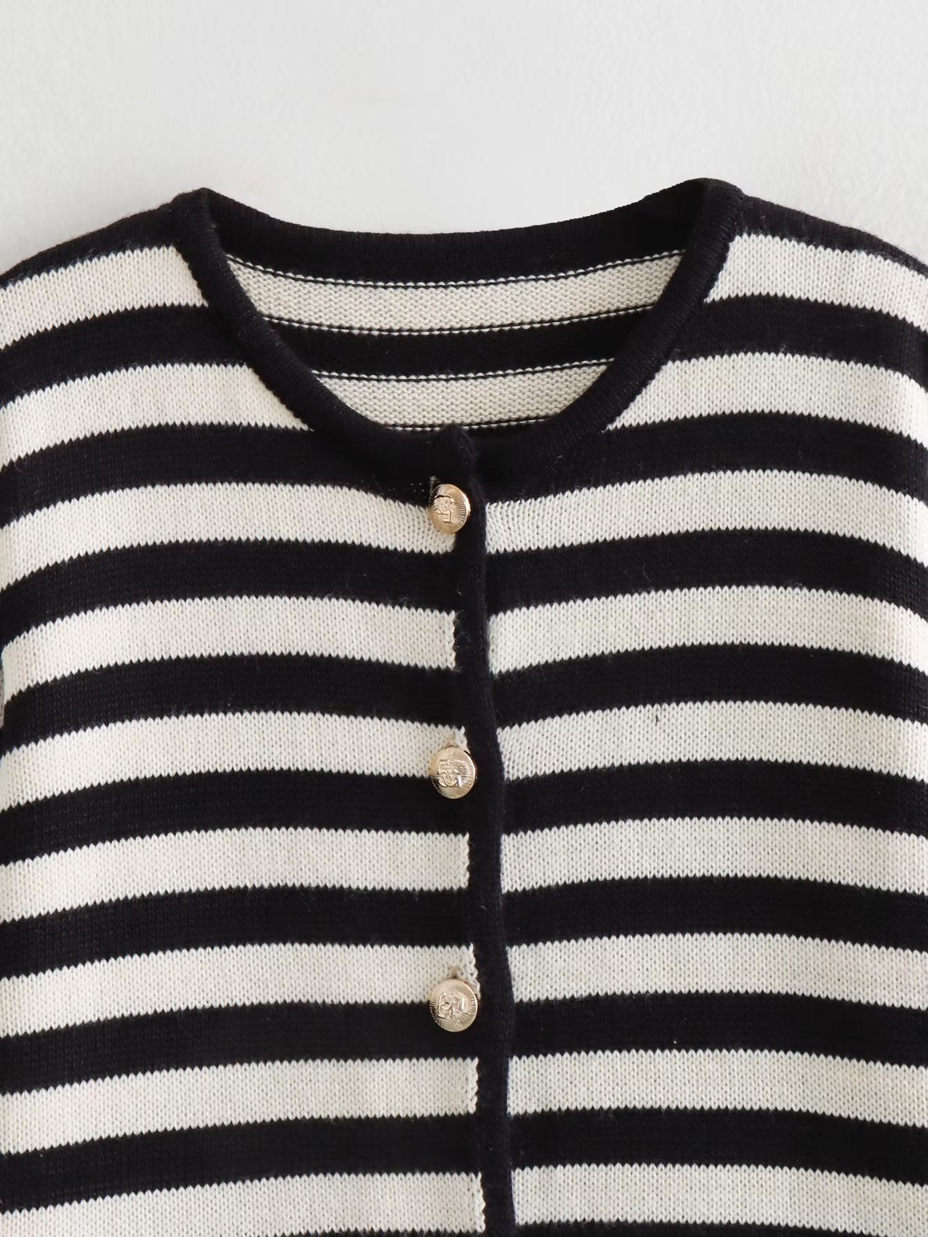 Elegantly Styled Cardigan for Everyday Wear