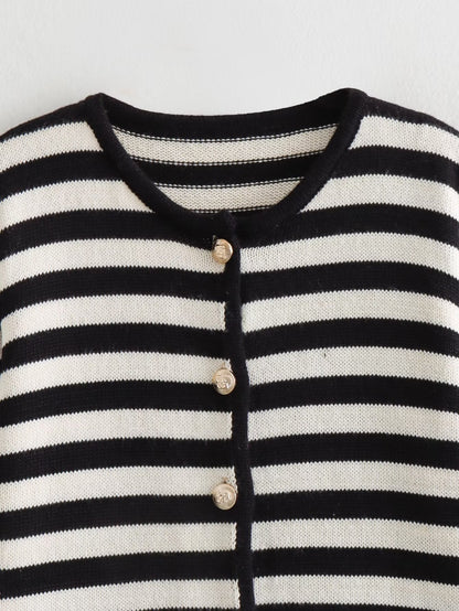 Elegantly Styled Cardigan for Everyday Wear