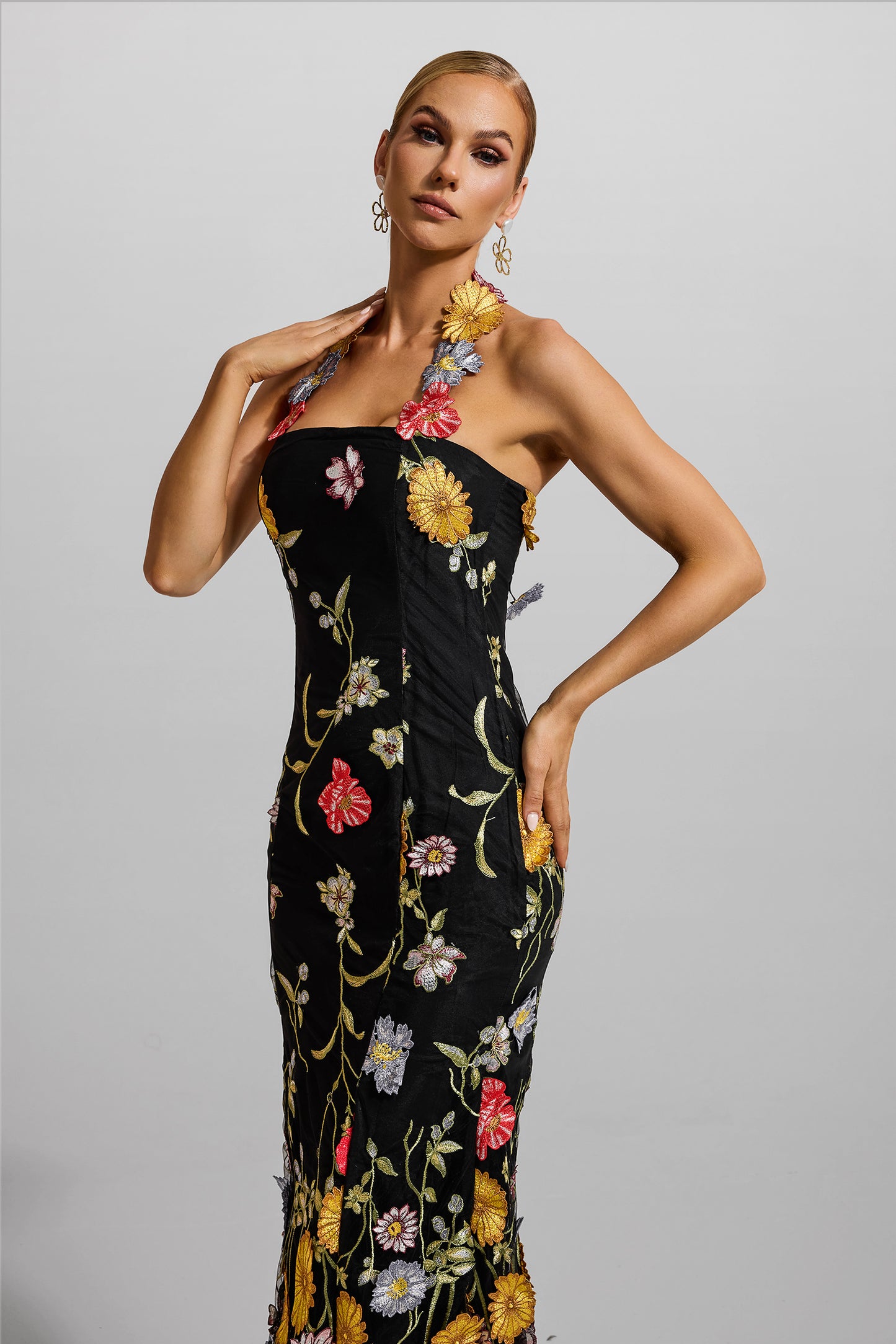Well Tailored Dress with a Graceful Silhouette