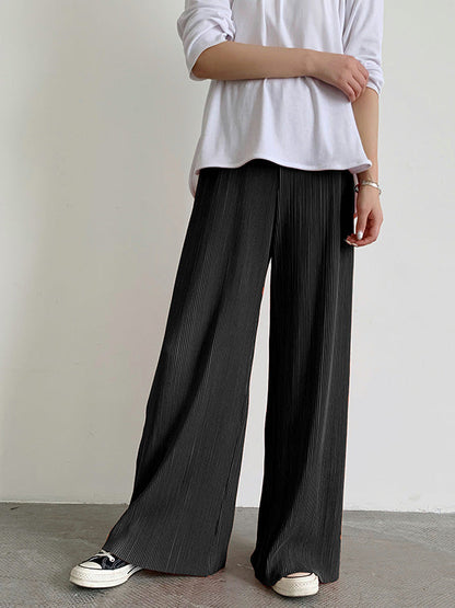 Effortlessly Elegant Pants with a Timeless Design