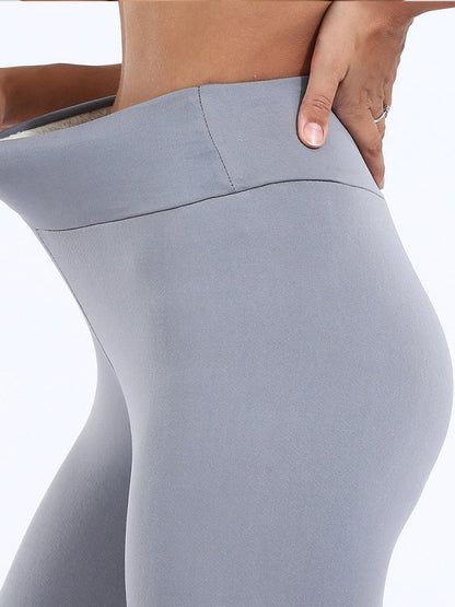 Well Tailored Pants with a Graceful Silhouette