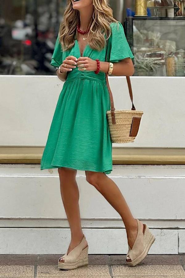 Well Tailored Dress with a Graceful Silhouette