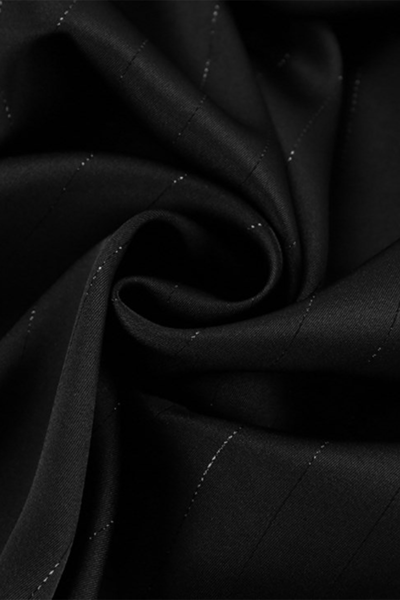 Well Tailored Garment with a Graceful Silhouette