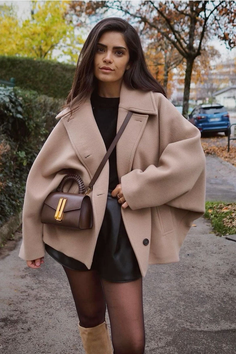 Well Tailored Coat with a Graceful Silhouette