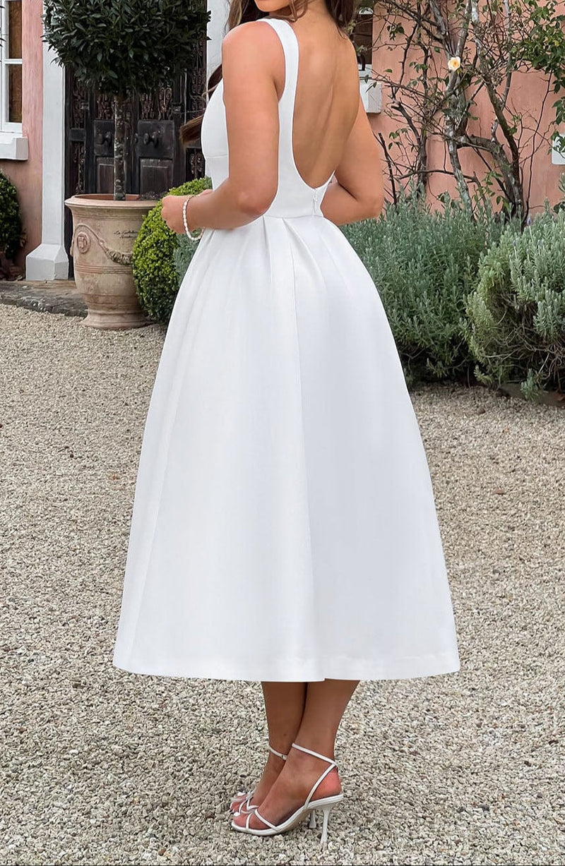 Gracefully Styled Dress for Any Occasion