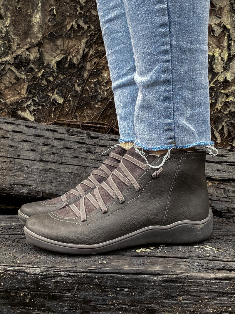 Classic Vintage Boots with a Flattering Fit