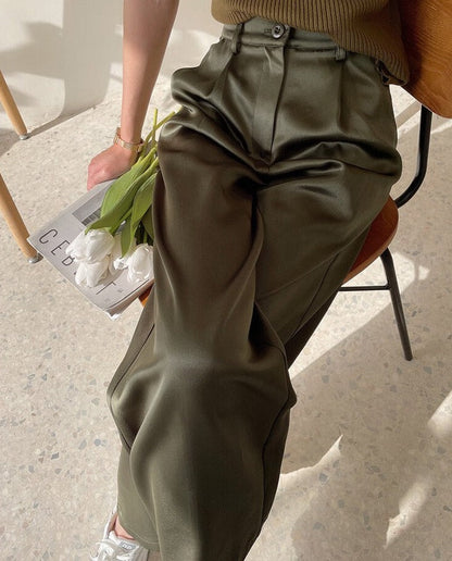 Polished Trousers with an Effortless Classic Look