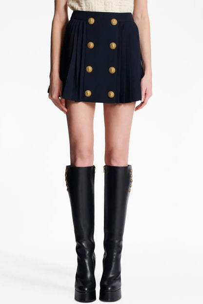 Well Tailored Garment with a Graceful Silhouette