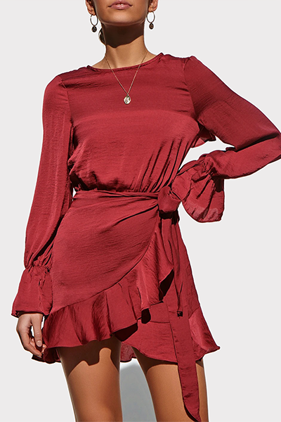 Beautifully Finished Dress in a Timeless Design