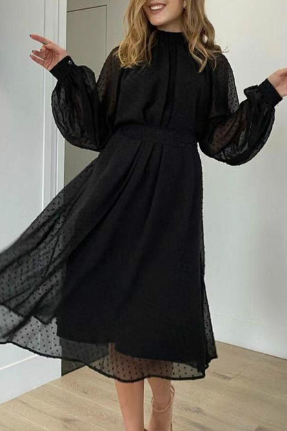 Effortlessly Elegant Dress with a Timeless Design