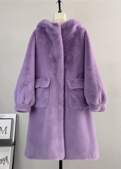 Well Tailored Coat with a Graceful Silhouette