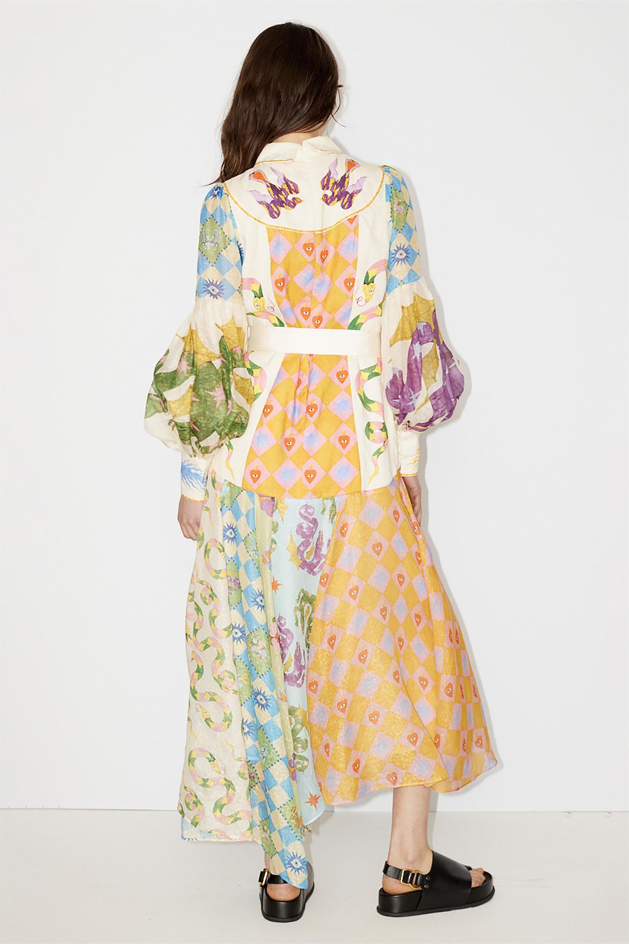 Well Tailored Dress with a Graceful Silhouette
