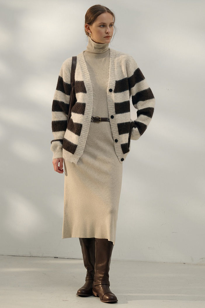 Classic Vintage Cardigan with a Flattering Fit