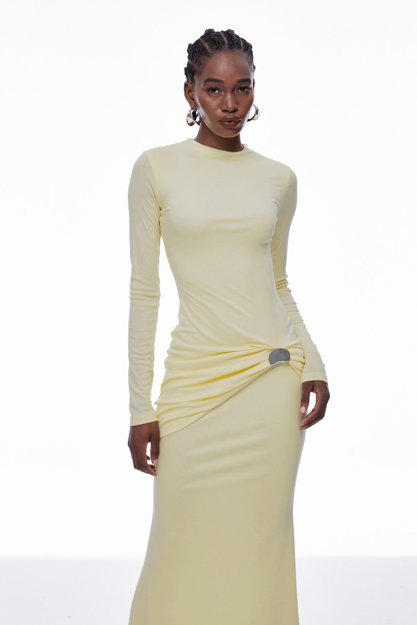 Well Tailored Dress with a Graceful Silhouette