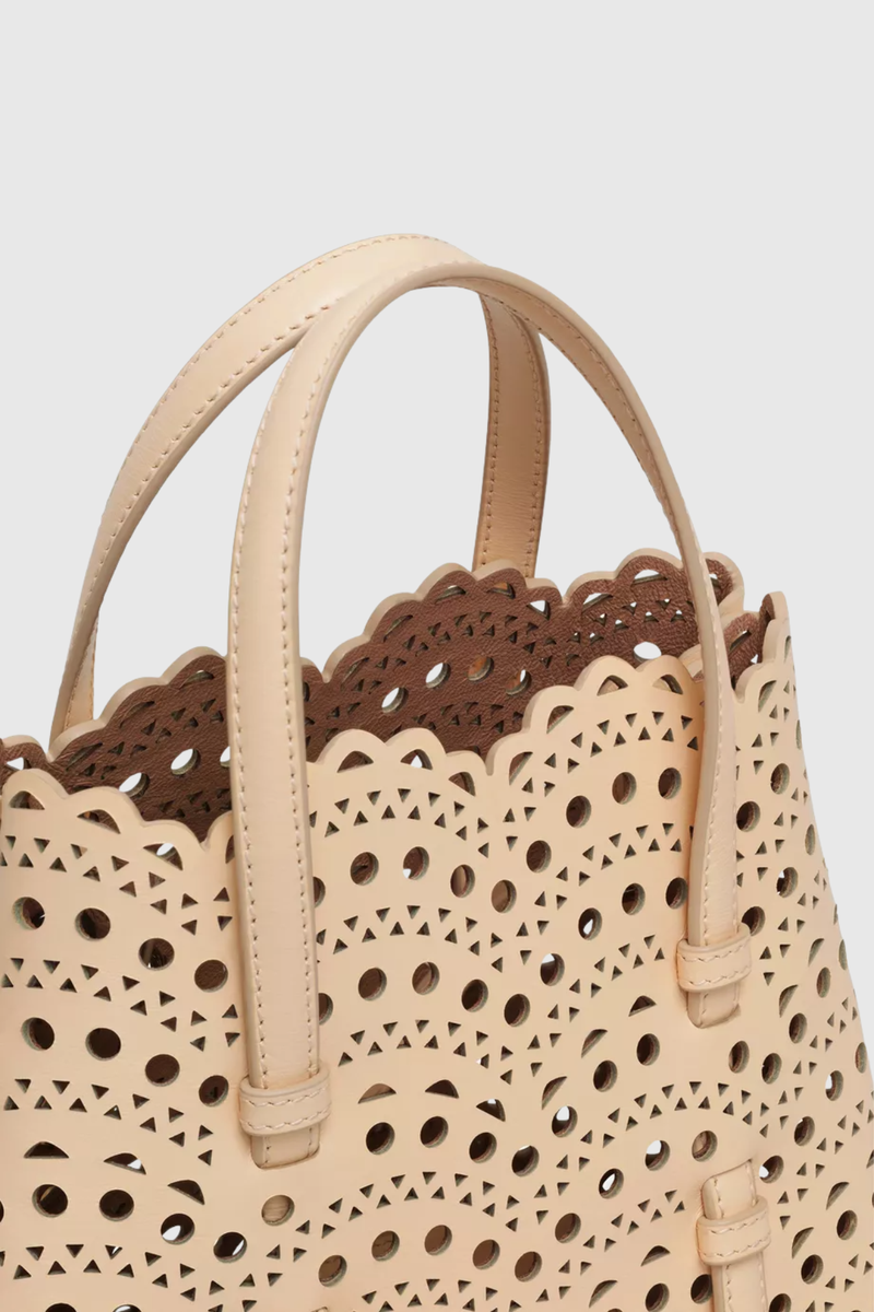 Well Tailored Bag with a Graceful Silhouette