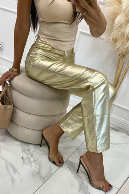 Classic Vintage Pants with a Flattering Fit