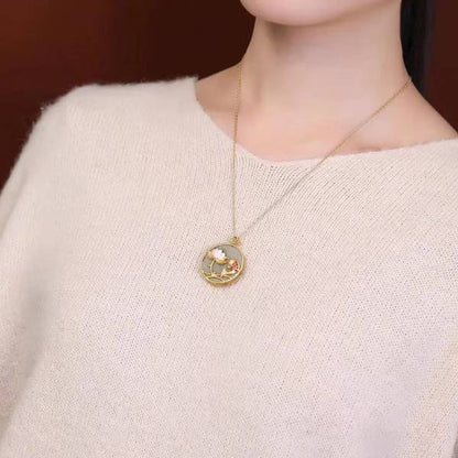 Gracefully Styled Garment for Any Occasion