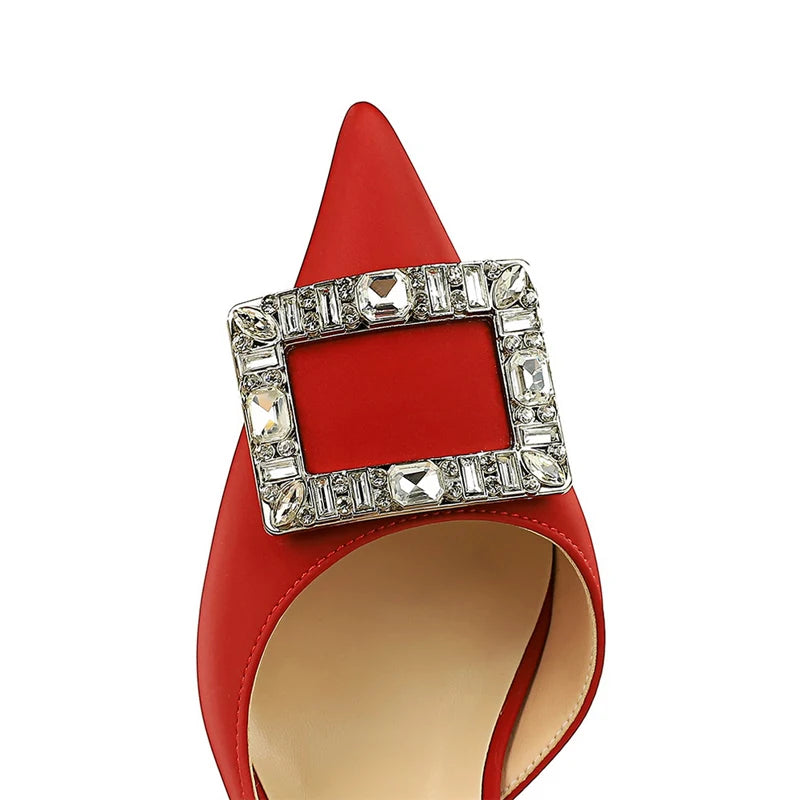 Polished Heels with an Effortless Classic Look