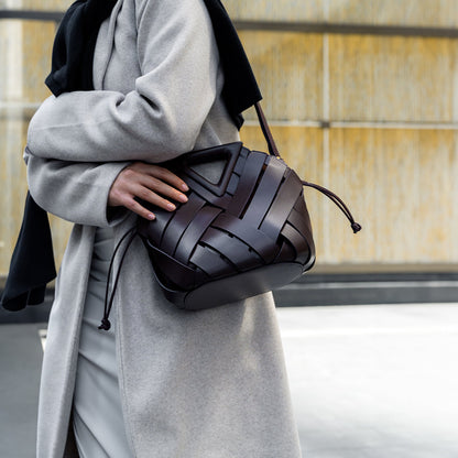 Well Tailored Bag with a Graceful Silhouette