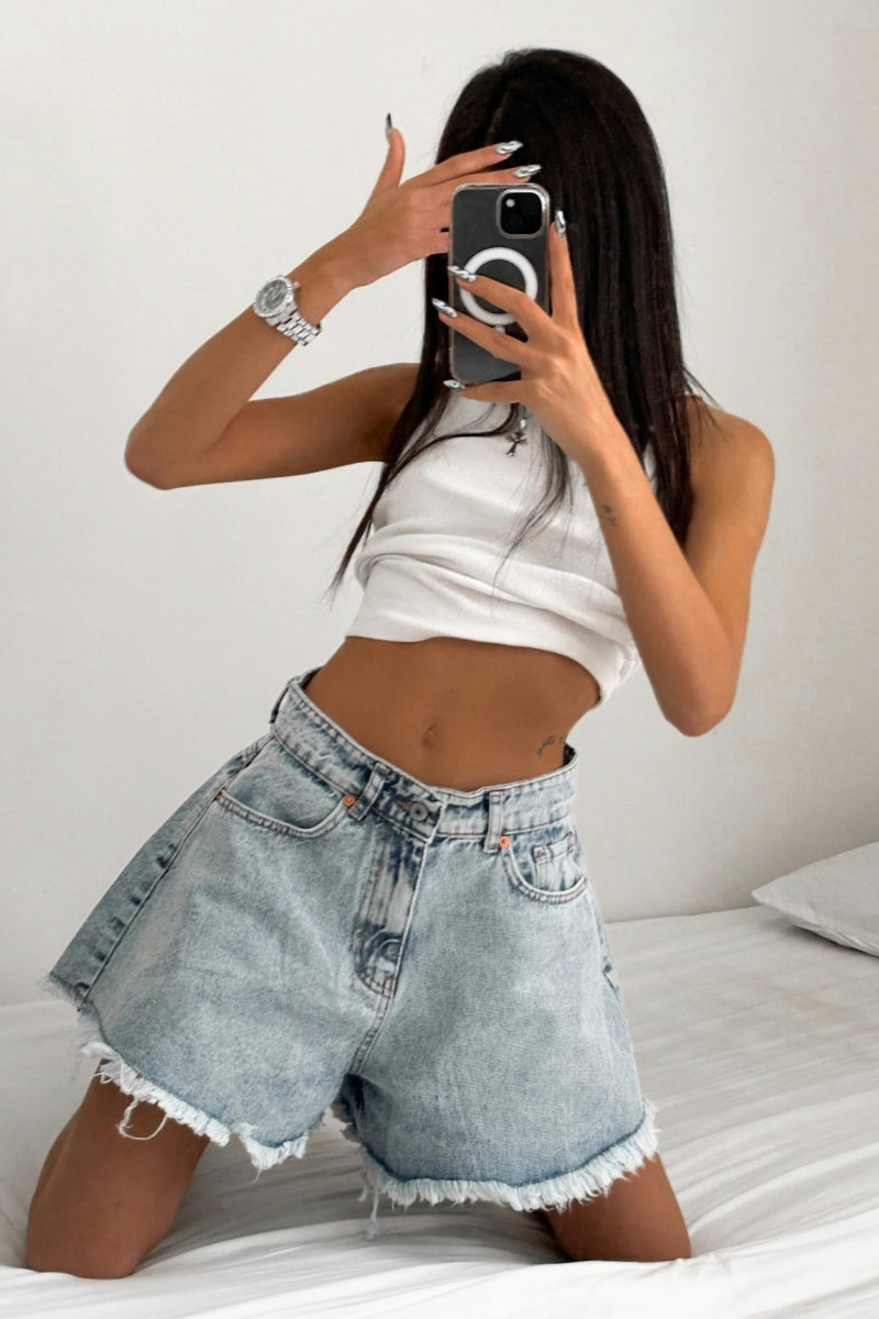 Sophisticated Garment with a Clean Classic Look
