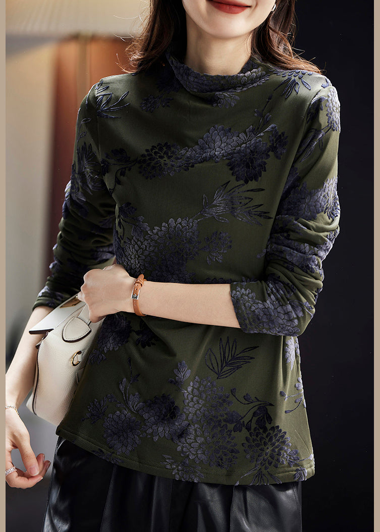 Well Tailored Top with a Graceful Silhouette