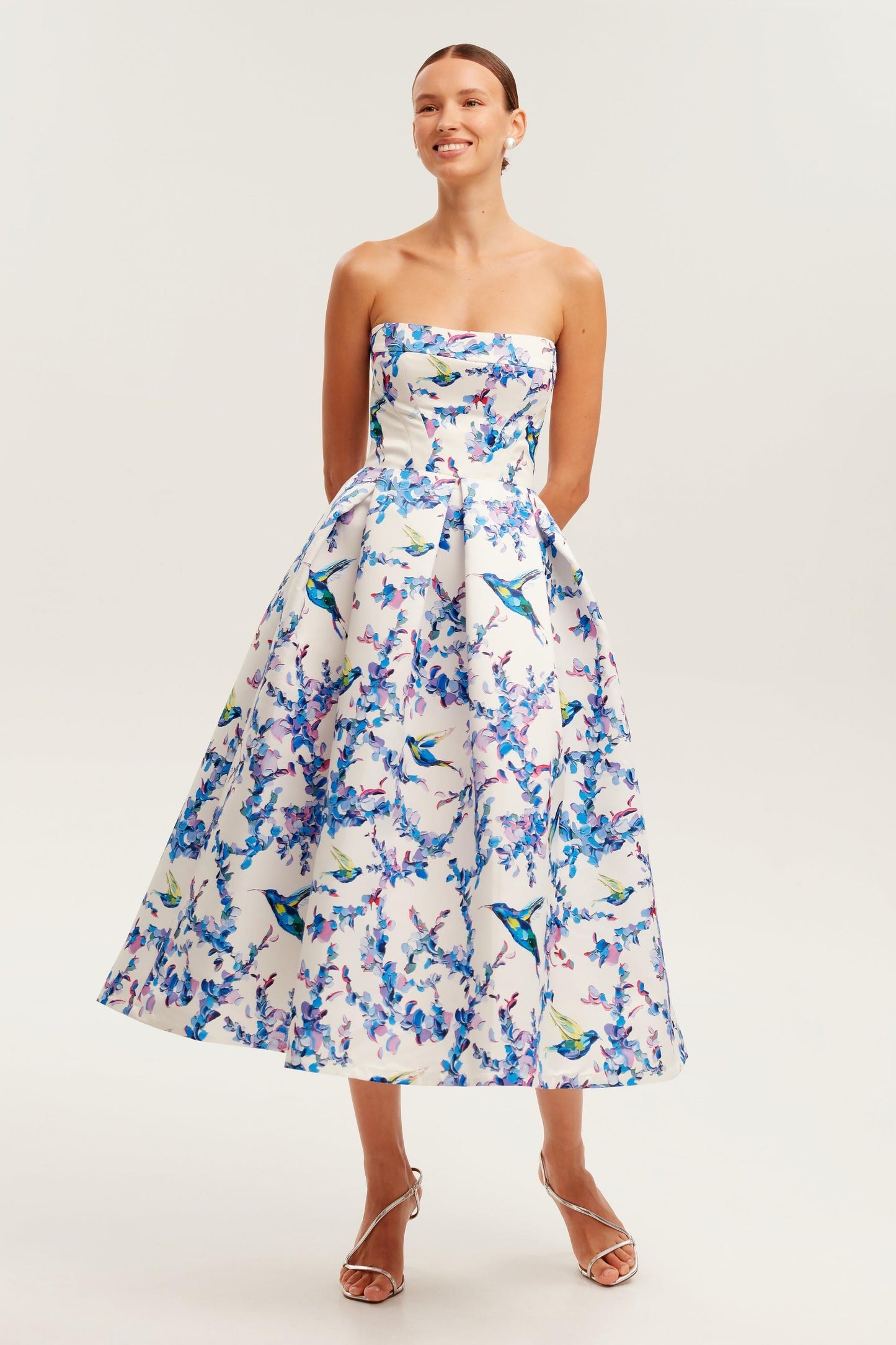 Classic Vintage Dress with a Flattering Fit
