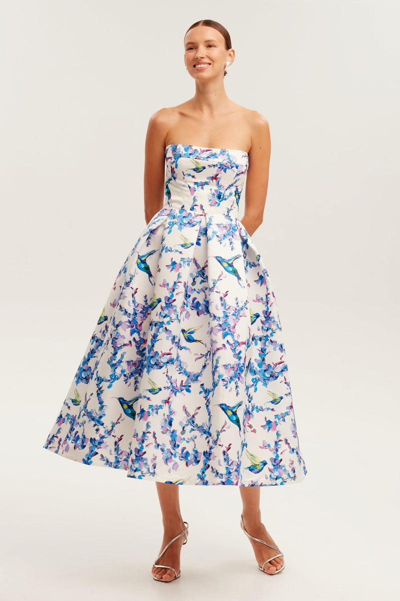 Classic Vintage Dress with a Flattering Fit