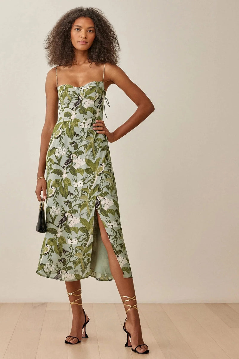 Sophisticated Dress with a Clean Classic Look