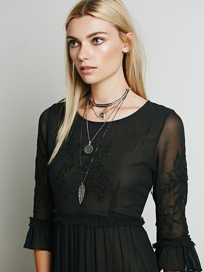 Classic Vintage & Enduringly Stylish Dress