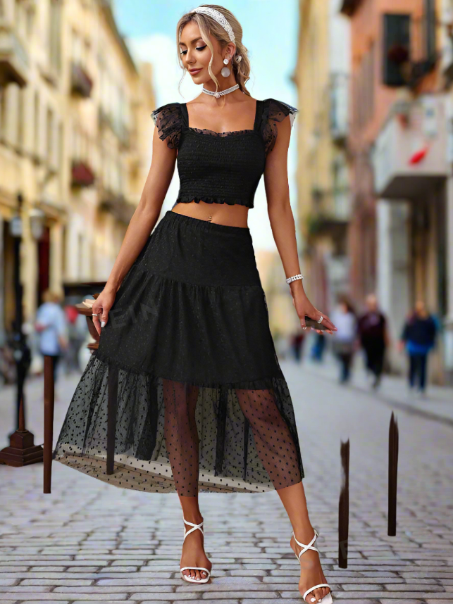 Beautifully Finished Top in a Timeless Design