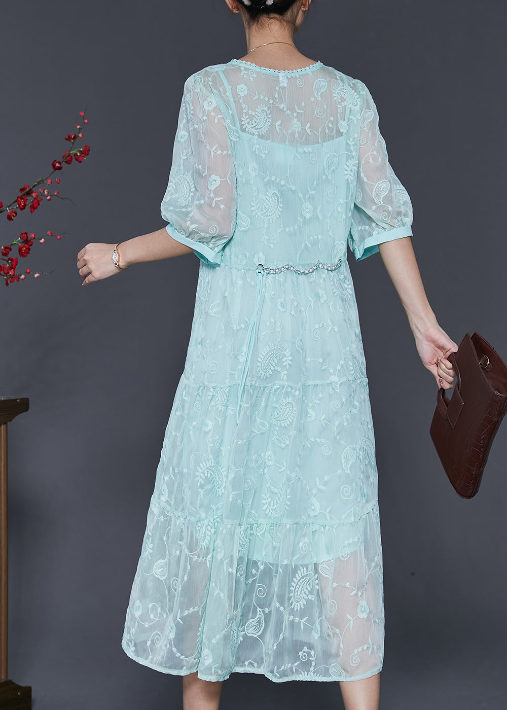 Well Tailored Dress with a Graceful Silhouette